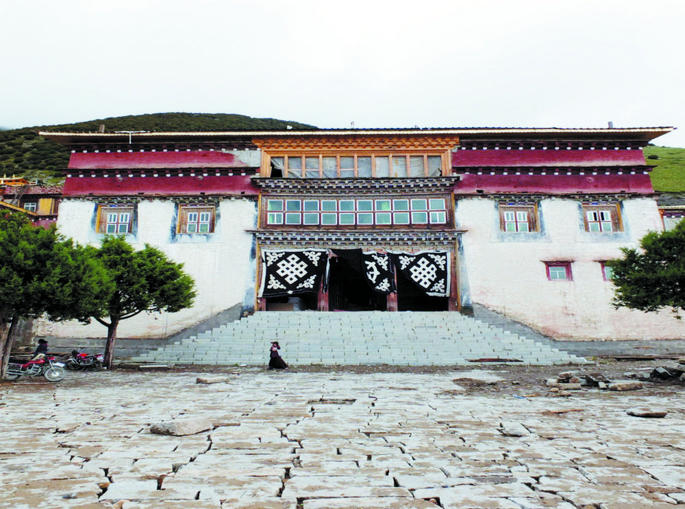 稻城县雄登寺